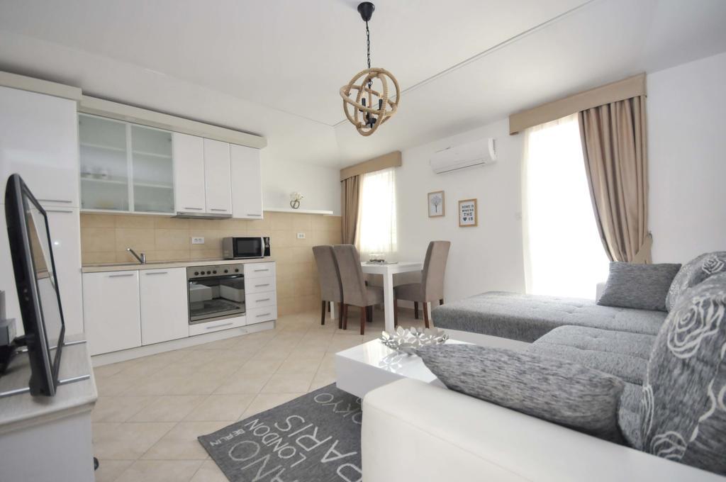 Seaside Apartments Petrovac מראה חיצוני תמונה